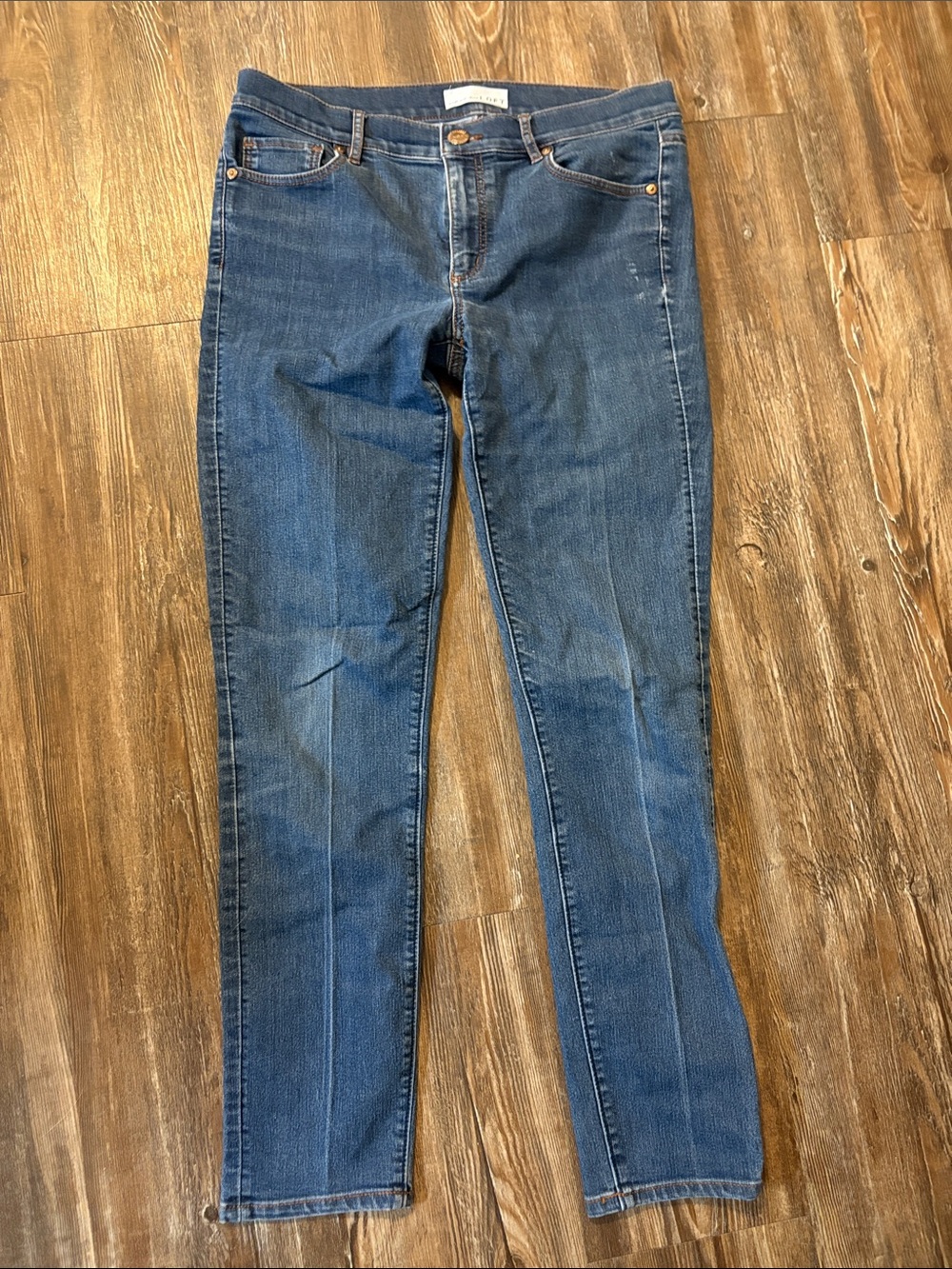 LOFT Women's Skinny Jeans - size 28/6 Medium Blue Wash